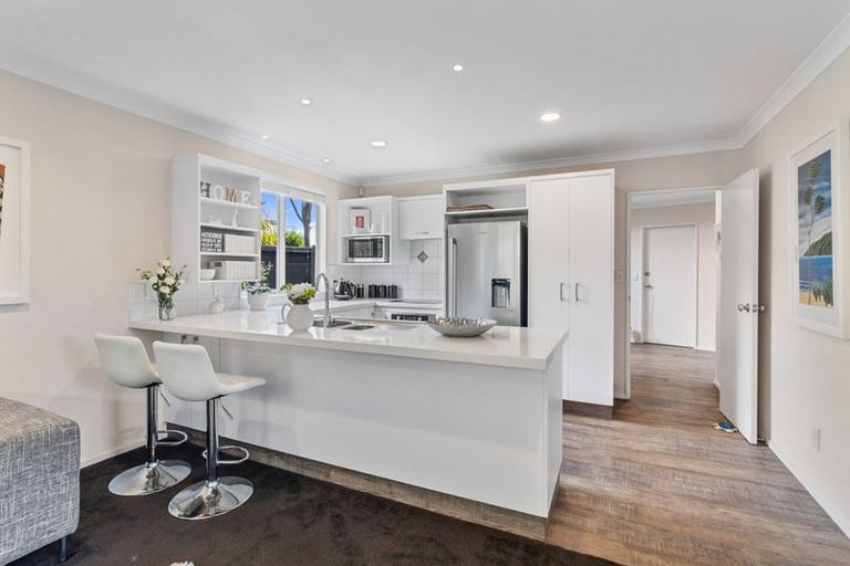 Photo of property in 17 Eaglemont Drive, East Tamaki Heights, Auckland, 2016