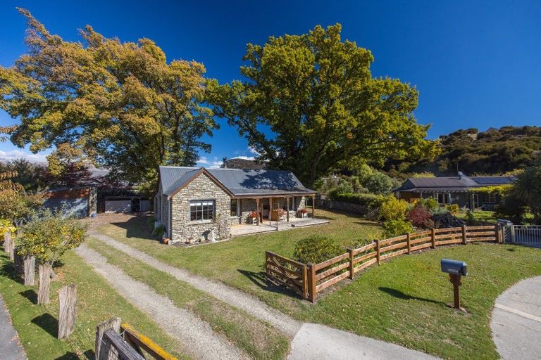 Photo of property in 7 Mclellan Place, Albert Town, Wanaka, 9305