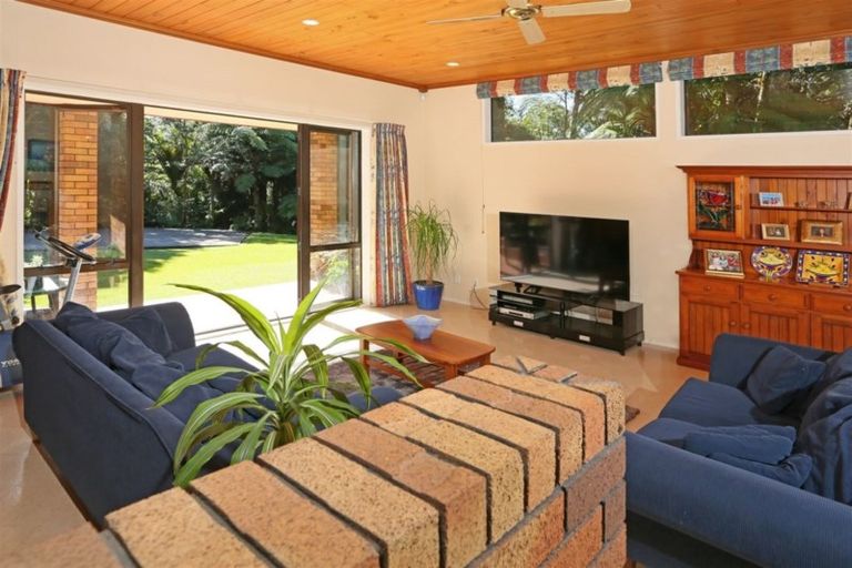 Photo of property in 789 Scenic Drive, Henderson Valley, Auckland, 0612