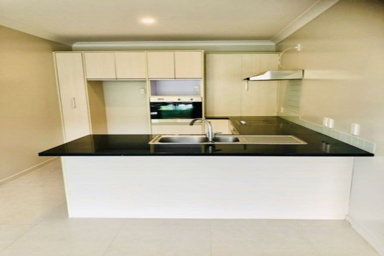 Photo of property in 5/44 Carlos Drive, Flat Bush, Auckland, 2016