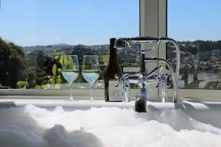 Photo of property in 225 Paremoremo Road, Lucas Heights, Auckland, 0632