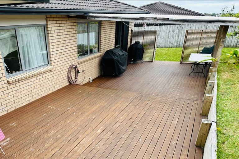 Photo of property in 76 Westgate Drive, Massey, Auckland, 0614