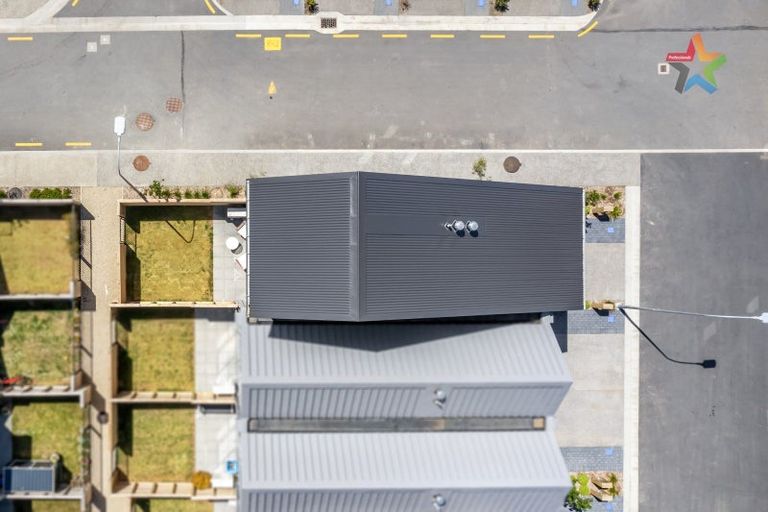 Photo of property in 32 John Street, Stokes Valley, Lower Hutt, 5019