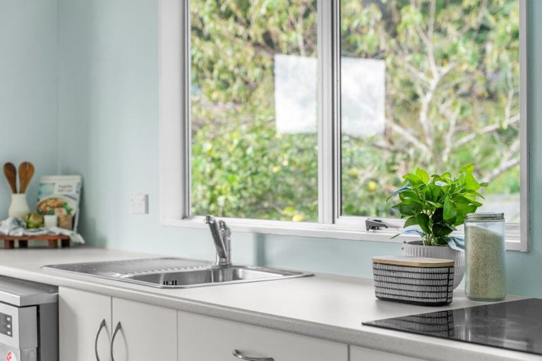 Photo of property in 24 Waimahanga Road, Onerahi, Whangarei, 0110