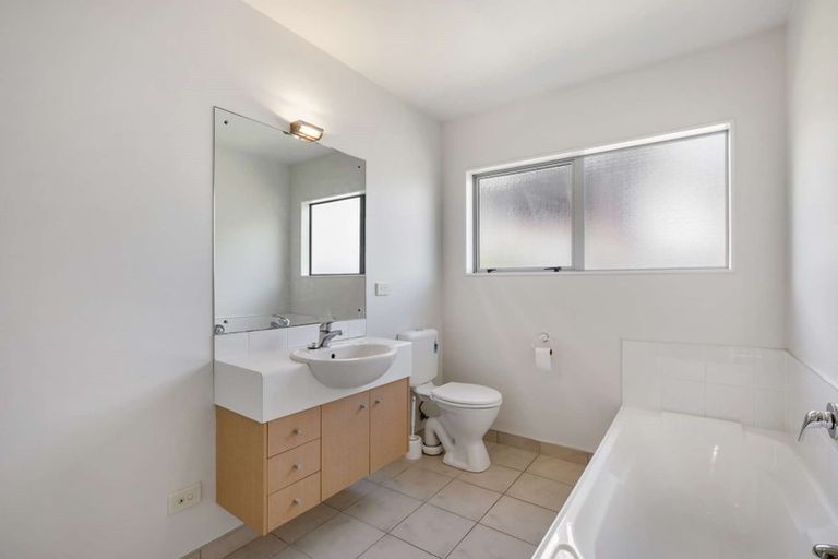 Photo of property in 23 Carento Way, Stanmore Bay, Whangaparaoa, 0932