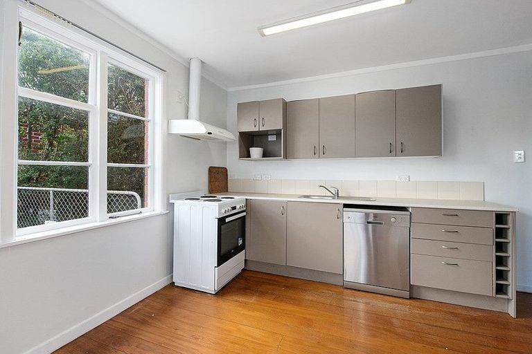 Photo of property in 164 Waddington Drive, Naenae, Lower Hutt, 5011