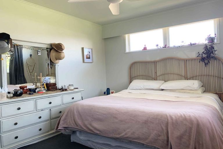 Photo of property in 9 Blue Way, Glendene, Auckland, 0602