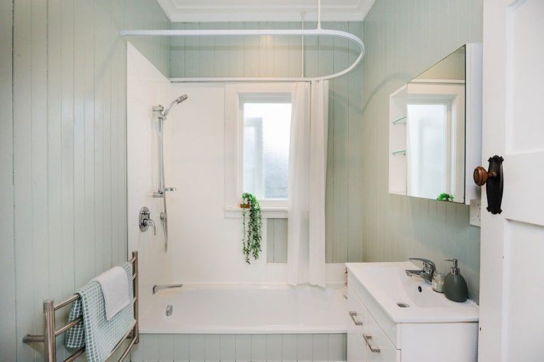 Photo of property in 223 College Street, West End, Palmerston North, 4412