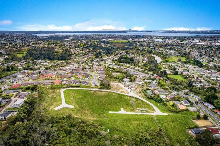 Photo of property in 26a Tiriwa Drive, Massey, Auckland, 0614