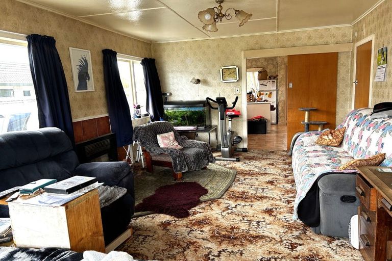 Photo of property in 16 George Street, Dannevirke, 4930