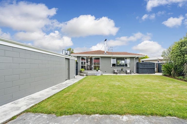 Photo of property in 3 Douglas Street, Rangiora, 7400