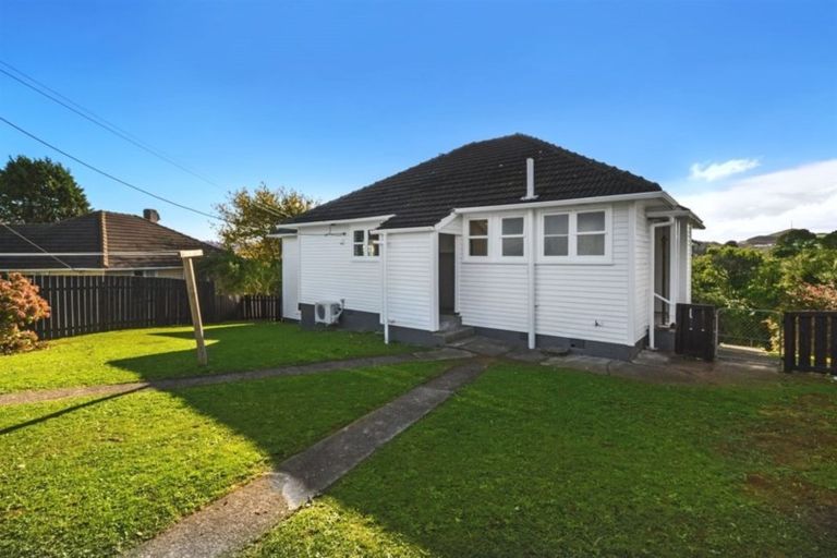 Photo of property in 4 Bromley View, Ranui, Porirua, 5024
