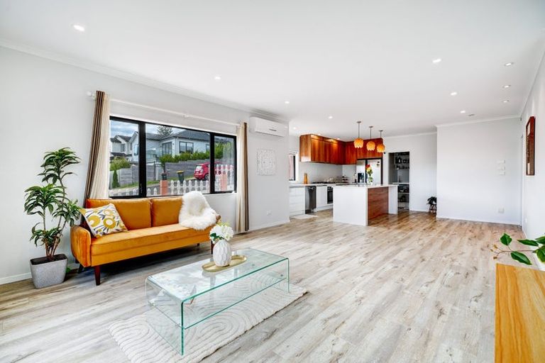 Photo of property in 31 Shibata Rise, Ranui, Auckland, 0612