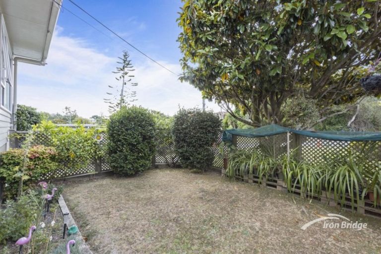 Photo of property in 1/54 Peach Road, Glenfield, Auckland, 0629