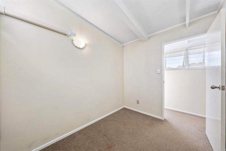 Photo of property in 2/127 Seabrook Avenue, New Lynn, Auckland, 0600