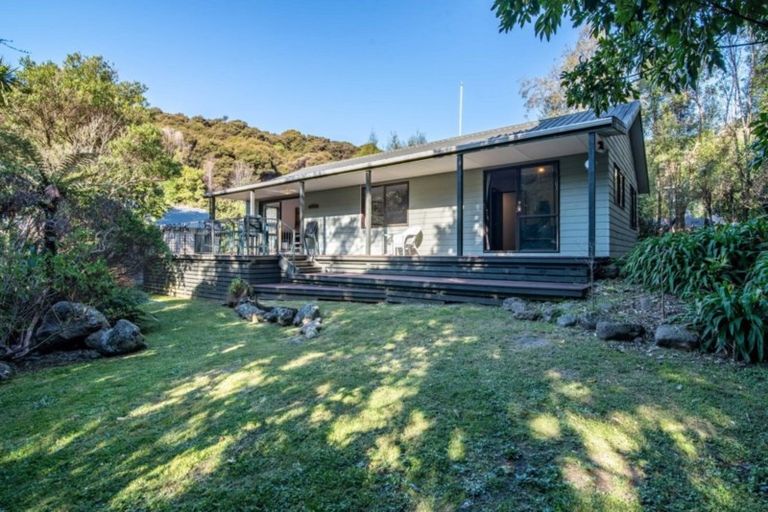Photo of property in 13 Kowhai Grove, Akaroa, 7520