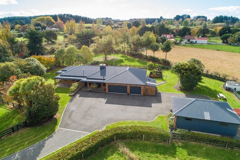 Photo of property in 38 Brandon Hall Road, Bulls, 4894