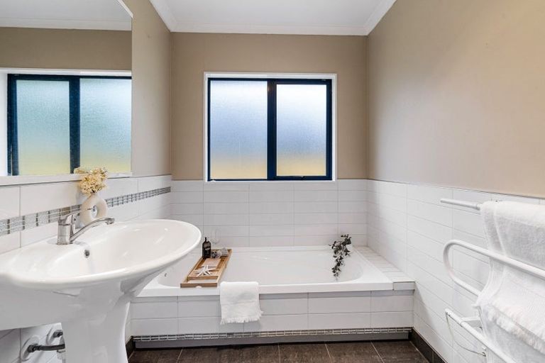 Photo of property in 54 Icarus Place, Sunnybrook, Rotorua, 3015