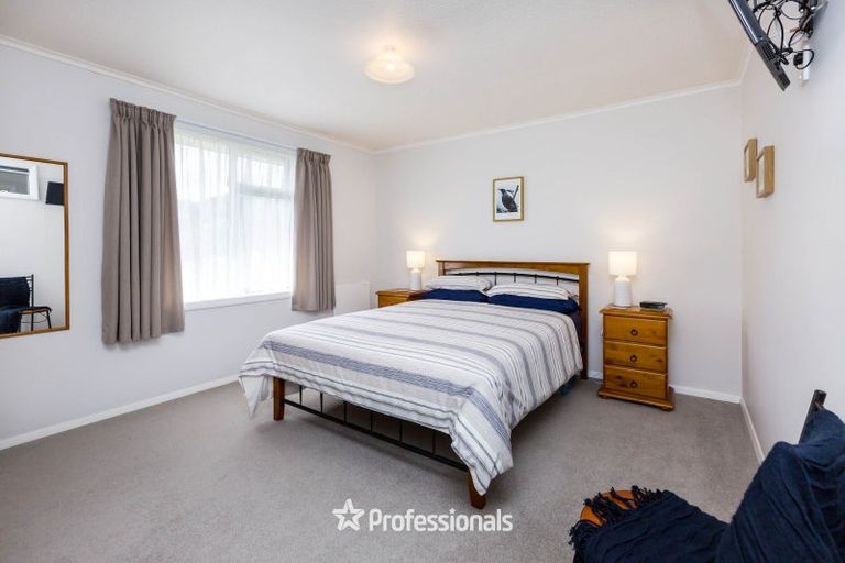 Photo of property in 34 Oxford Crescent, Ebdentown, Upper Hutt, 5018