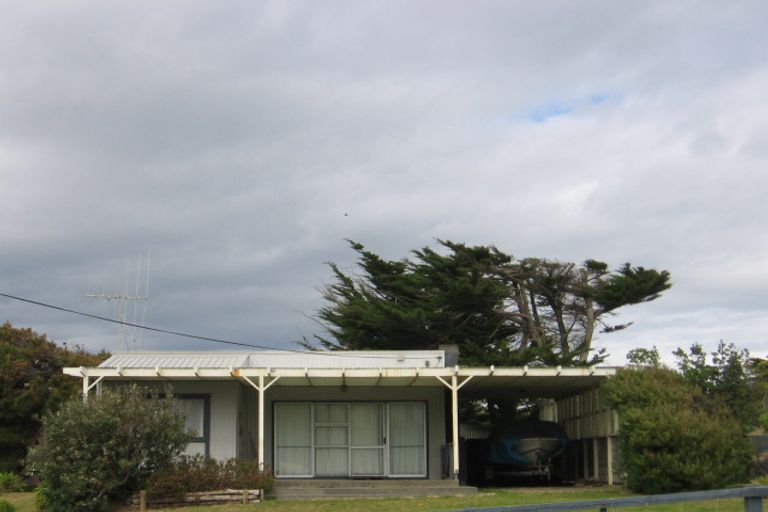Photo of property in 26 Dewe Terrace, Foxton Beach, Foxton, 4815