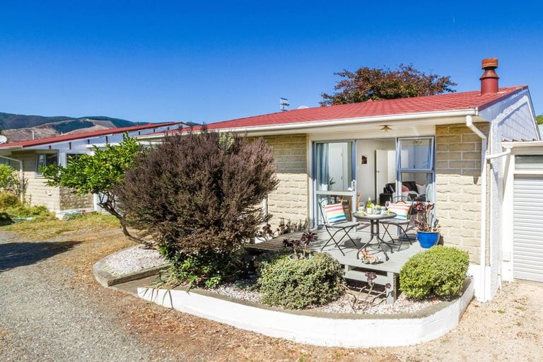 Photo of property in 2/11 Exeter Street, Stoke, Nelson, 7011