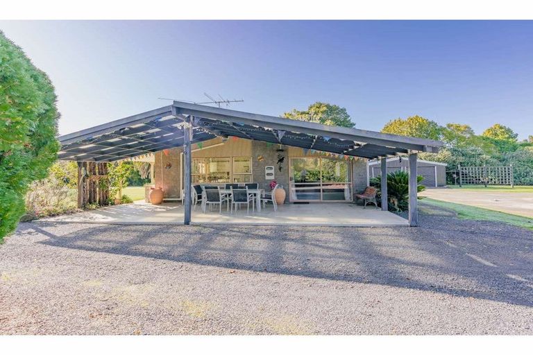 Photo of property in 11 Riverview Road, Kerikeri, 0230