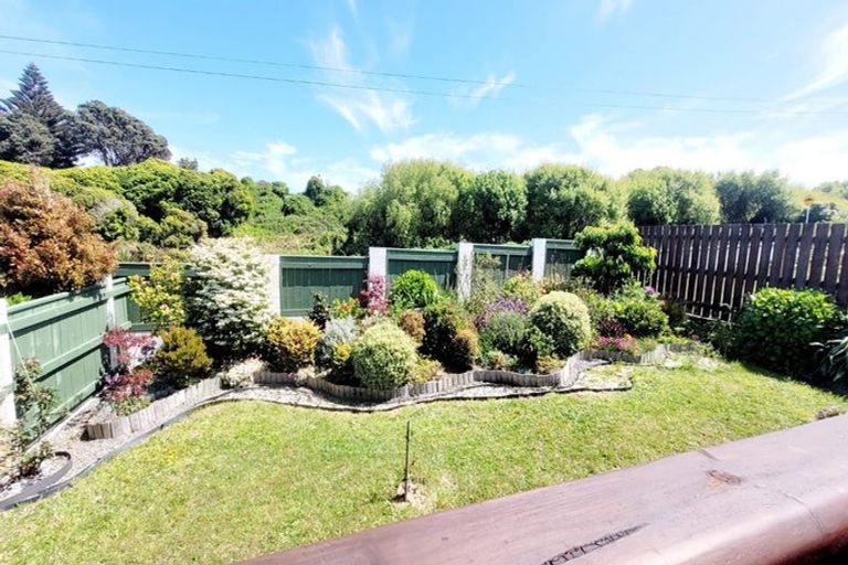 Photo of property in 61 Morere Street, Titahi Bay, Porirua, 5022