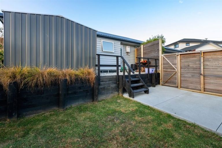 Photo of property in 14 Kahu Close, Orewa, 0931