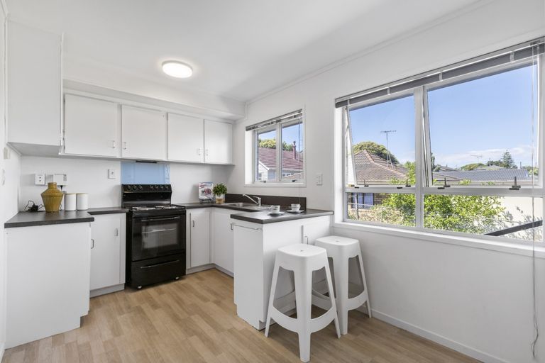 Photo of property in 2/6 Ingram Street, Papakura, 2110