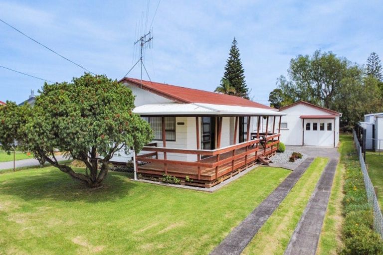 Photo of property in 35 West Crescent, Te Puru, Thames, 3575
