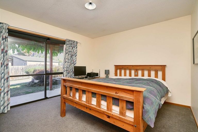 Photo of property in 11 Inverness Crescent, Arrowtown, 9302
