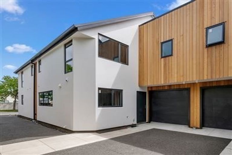 Photo of property in 2/90 Bishop Street, St Albans, Christchurch, 8014