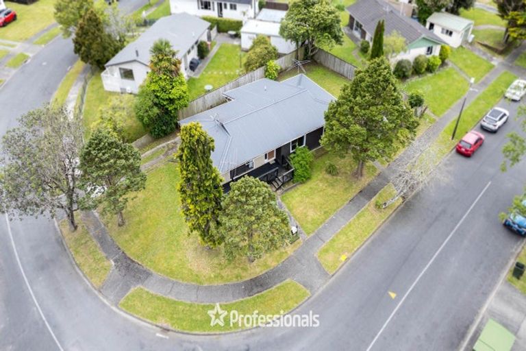 Photo of property in 33 Larchmont Grove, Totara Park, Upper Hutt, 5018