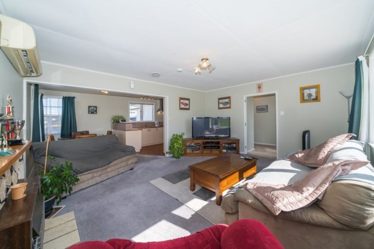 Photo of property in 14 Ellesmere Crescent, Highbury, Palmerston North, 4412