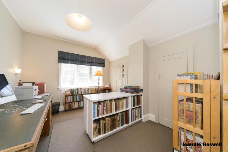 Photo of property in 220 Victoria Avenue, Hokowhitu, Palmerston North, 4410