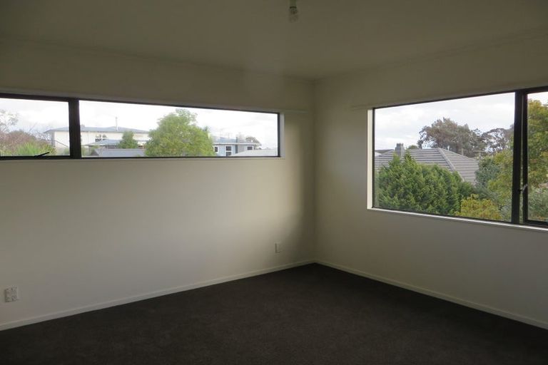 Photo of property in 16a Tonkin Drive, Sunnynook, Auckland, 0620