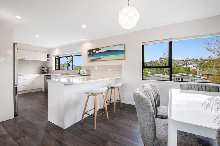 Photo of property in 43 Langton Road, Stanmore Bay, Whangaparaoa, 0932