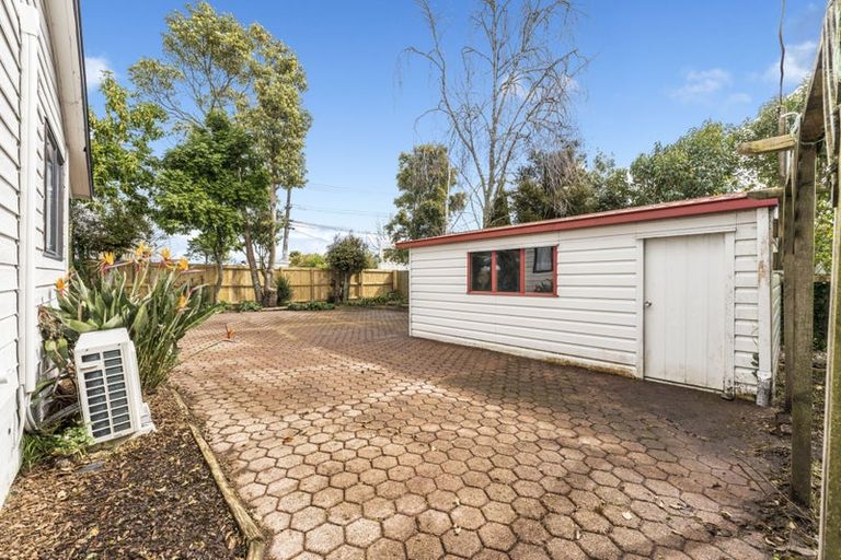 Photo of property in 2/391 West Coast Road, Glen Eden, Auckland, 0602