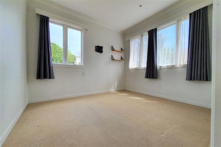 Photo of property in 2/232 East Coast Road, Forrest Hill, Auckland, 0620