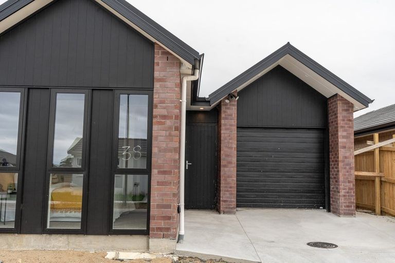 Photo of property in 23 Waruhia Crescent, Rototuna North, 3281