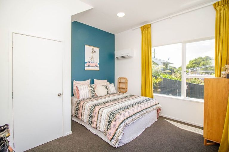 Photo of property in 1 Jacaranda Grove, Maungaraki, Lower Hutt, 5010