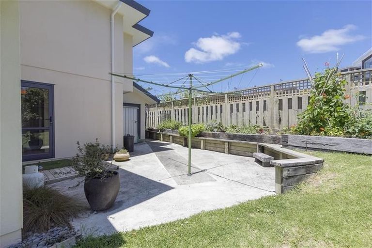 Photo of property in 99 Wade River Road, Stanmore Bay, Whangaparaoa, 0932