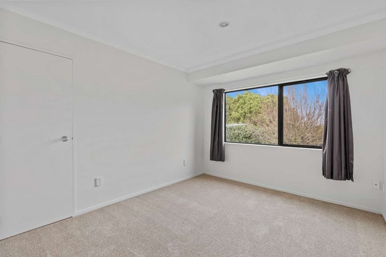 Photo of property in 10 Gleaming Place, Waiuku, 2123