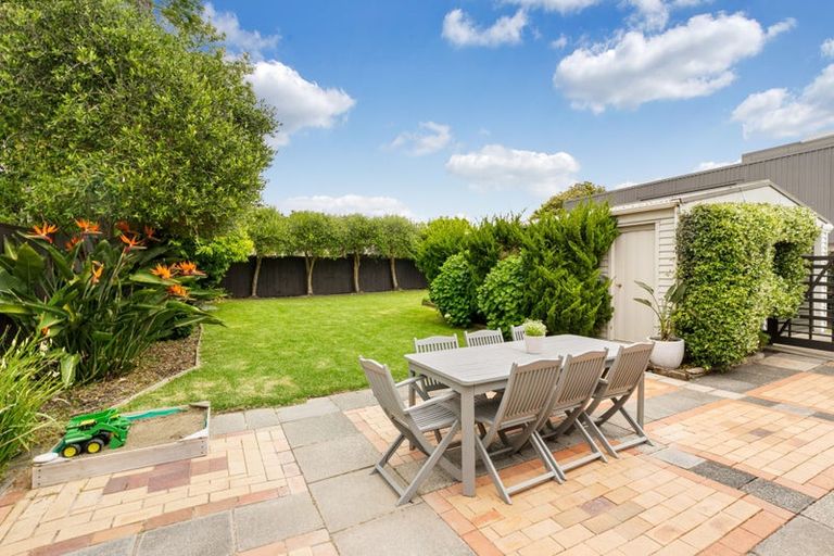 Photo of property in 88 Walmer Road, Point Chevalier, Auckland, 1022