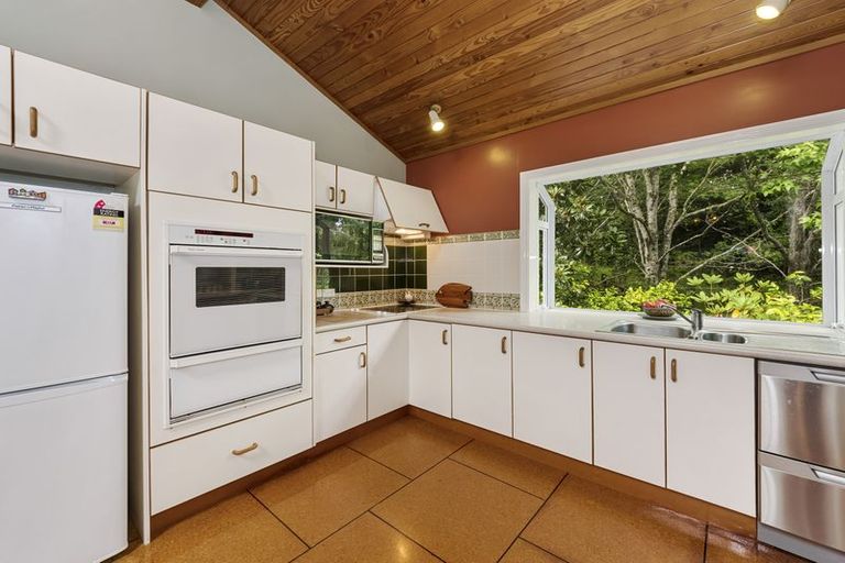 Photo of property in 1a Cochran Road, Oratia, Auckland, 0604