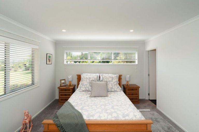 Photo of property in 37 Oakland Lane, Shannon, Palmerston North, 4474