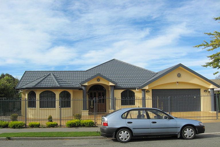 Photo of property in 29 Middlepark Road, Sockburn, Christchurch, 8042
