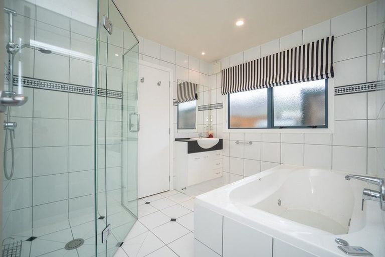 Photo of property in 64 Royal Oak Drive, Kelvin Grove, Palmerston North, 4414