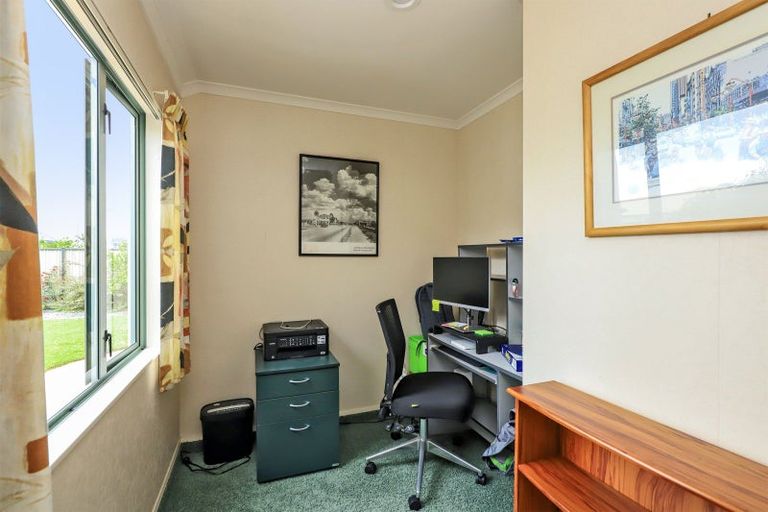 Photo of property in 9 Flemington Place, Taradale, Napier, 4112
