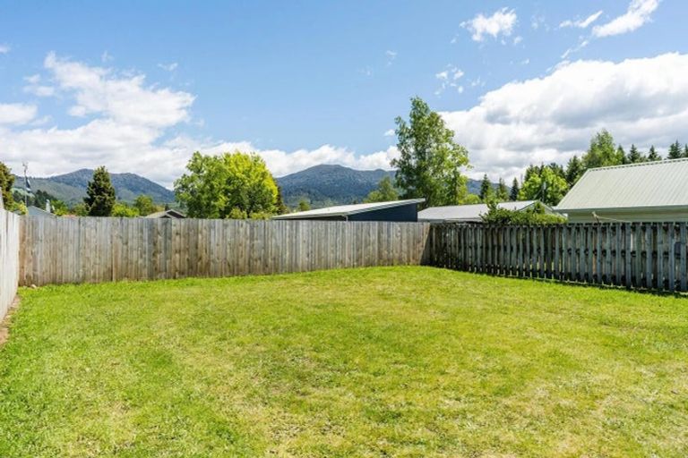 Photo of property in 37 Te Iwiheke Place, Turangi, 3334
